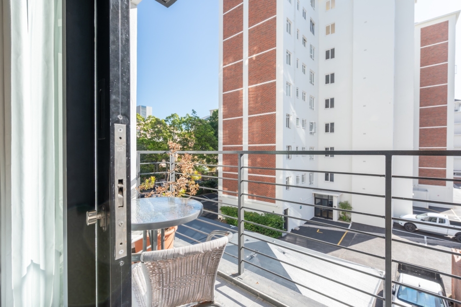1 Bedroom Property for Sale in Sea Point Western Cape